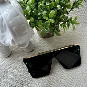 Black and Gold 80s 90s Vibe Shades
